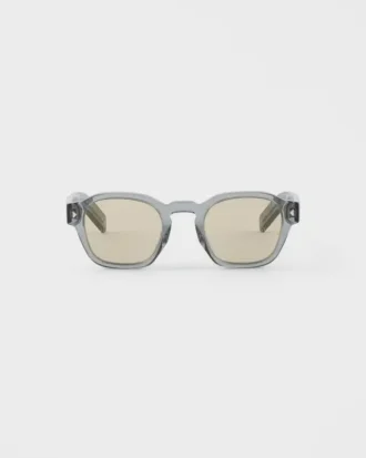 Sunglasses with the Iconic Metal Plaque